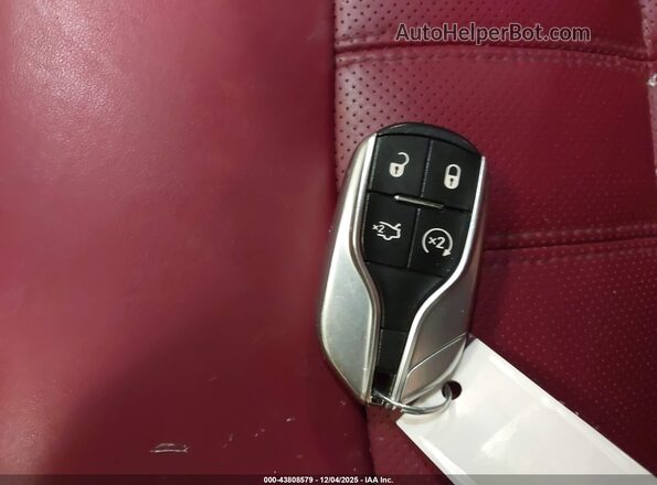 ZN661XUS1KX309822 2019 MASERATI LEVANTE Black Вид панелі приладів