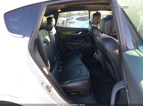 ZN661YUAXLX344809 2020 MASERATI LEVANTE White VIN sticker view