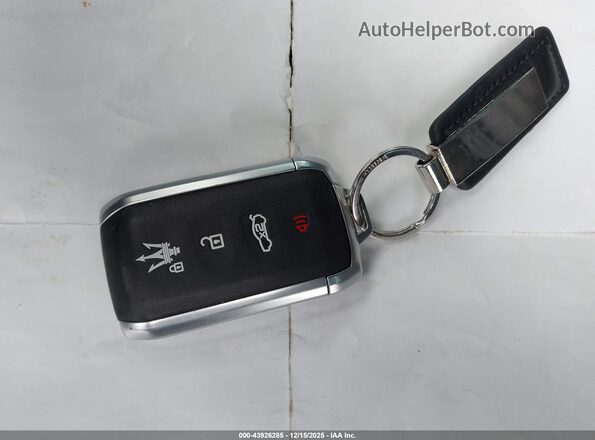 ZN682AVA6P7427588 2023 MASERATI GRECALE Blue Vista del salpicadero