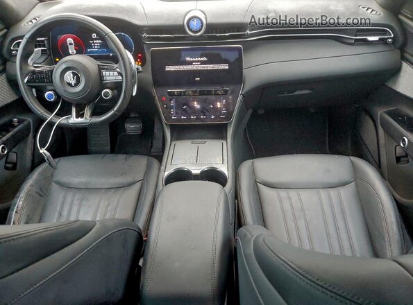 ZN6PMDAA8R7457482 2024 MASERATI GRECALE Белый Вид панели приборов