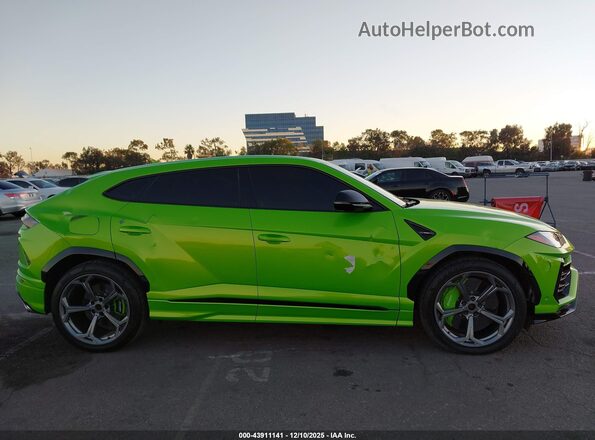 ZPBUA1ZL2KLA04966 2019 LAMBORGHINI URUS Green Widok wnętrza z tyłu