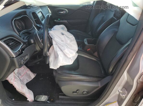 1C4PJLLB2KD318644 2019 JEEP CHEROKEE Silver Vista del salpicadero