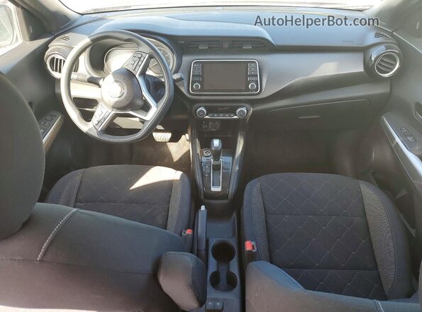 3N1CP5CU6JL538472 2018 NISSAN KICKS Red Սարքավորումների վահանակի տեսք
