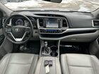 2018 Toyota Highlander Se Gray vin: 5TDJZRFH3JS556605