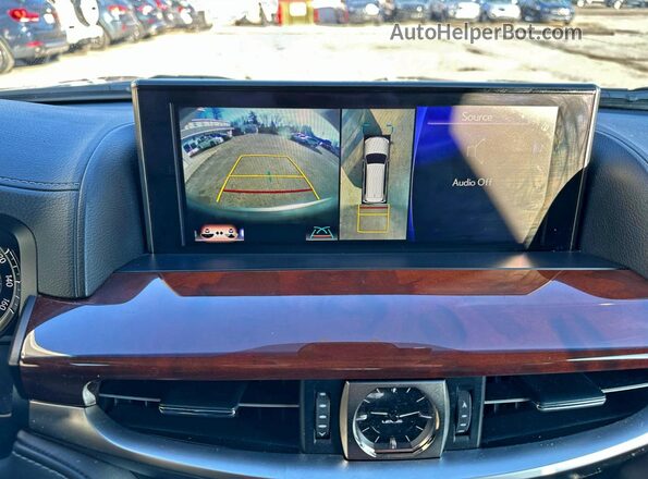 JTJHY7AX5K4282516 2019 LEXUS LX Gold Widok komory silnika
