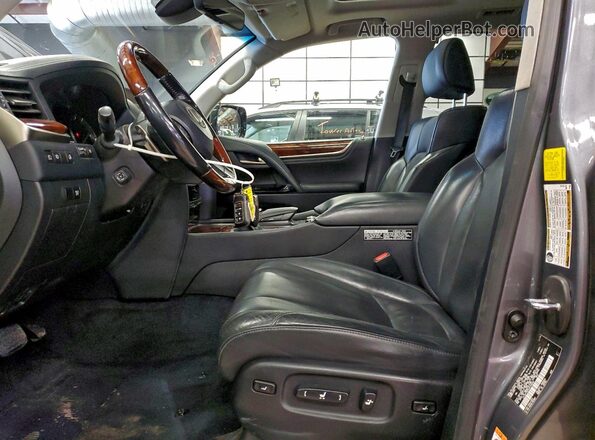 JTJHY7AX5G4194668 2016 LEXUS LX570 Серый Вид панели приборов