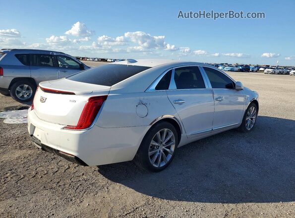 2G61L5S38J9175039 2018 CADILLAC XTS White Delantero derecho