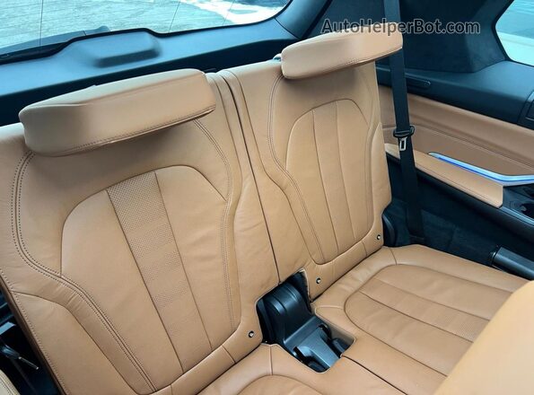 5UXCW2C06N9J79973 2022 BMW X7 Blue Widok deski rozdzielczej