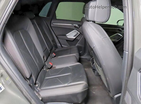 WA1DECF39M1153959 2021 AUDI Q3 Gray Vista interior delantera