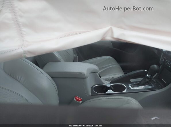 19UDE2F77KA015161 2019 ACURA ILX White Vista interior delantera