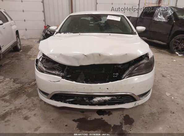 1C3CCCAB2HN501139 2017 CHRYSLER 200 White Widok z przodu