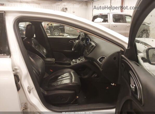 1C3CCCAB2HN501139 2017 CHRYSLER 200 White Widok wnętrza z przodu