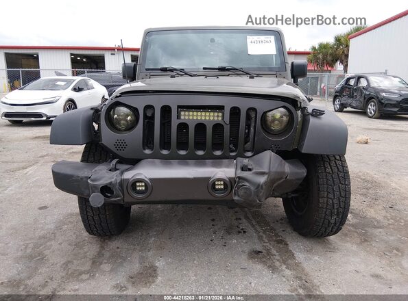 1C4BJWDG1GL105168 2016 JEEP WRANGLER UNLIMITED Зеленый Вид щитка приборов