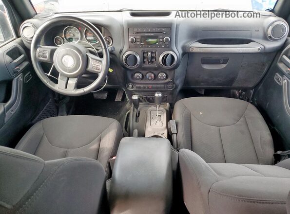 1C4BJWDG3HL602126 2017 JEEP WRANGLER Серый Вид панели приборов