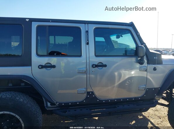1C4BJWDGXHL593070 2017 JEEP WRANGLER UNLIMITED Серебряный Вид задней части салона