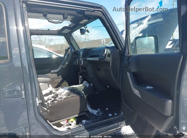 1C4BJWEG8HL621978 2017 JEEP WRANGLER UNLIMITED Gray Вид салону спереду