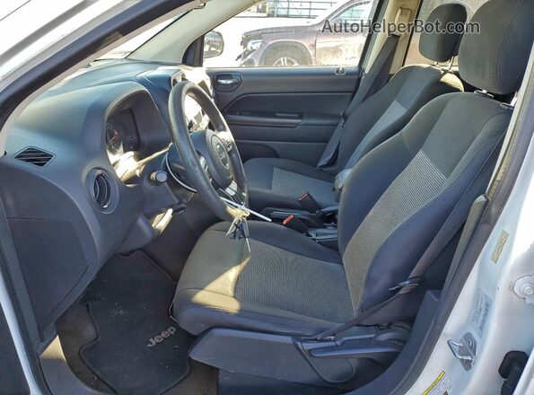 1C4NJCBA2GD705170 2016 JEEP COMPASS Белый Вид салона спереди