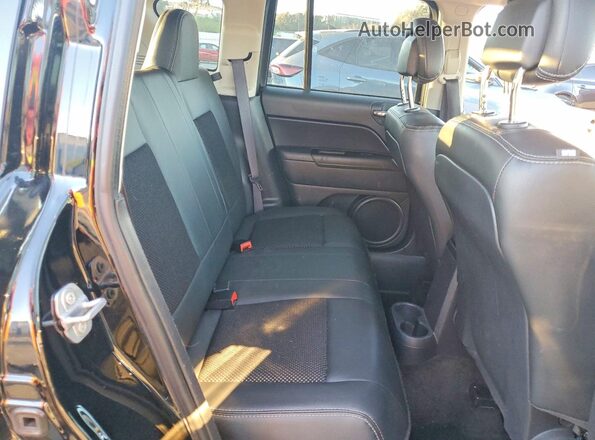 1C4NJCBA9HD173823 2017 JEEP COMPASS Black Widok wnętrza z tyłu