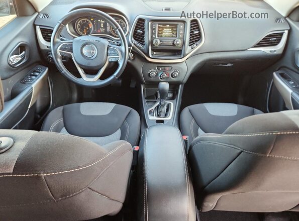 1C4PJLCB4JD540150 2018 JEEP CHEROKEE Серый Вид панели приборов