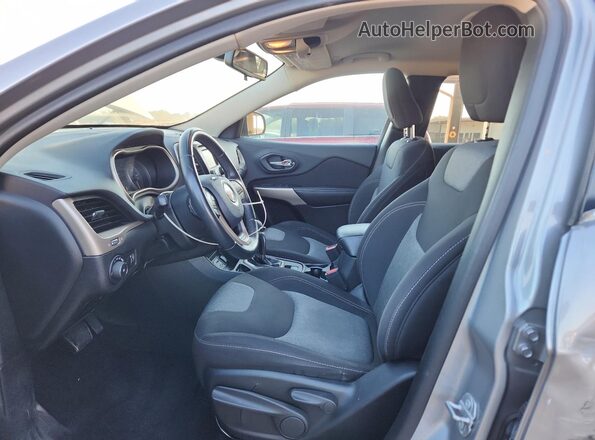 1C4PJLCB4JD540150 2018 JEEP CHEROKEE Серый Вид салона спереди