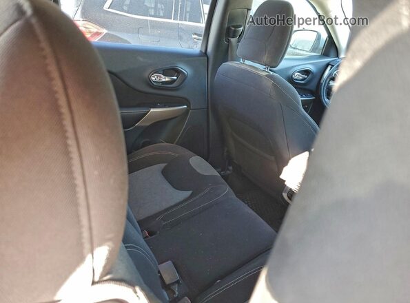1C4PJLCB4JD544215 2018 JEEP CHEROKEE Белый Вид задних сидений