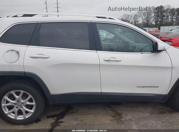 1C4PJLCS9GW107906 2016 JEEP CHEROKEE Белый Вид задней части салона
