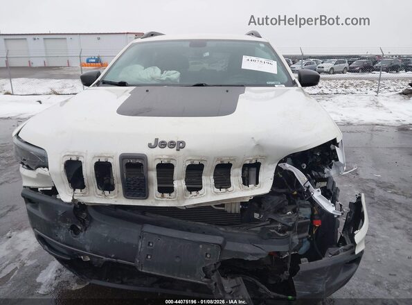1C4PJMBNXKD246545 2019 JEEP CHEROKEE White Vista del cuadro de instrumentos