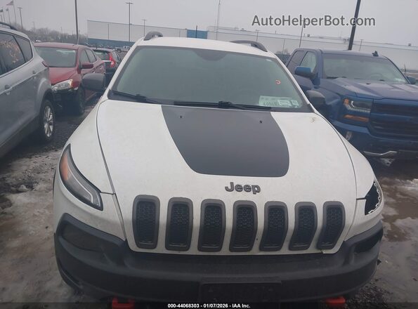 1C4PJMBS6HW655970 2017 JEEP CHEROKEE Белый Вид задней части салона