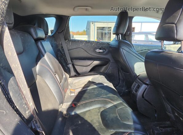 1C4PJMBX1MD232859 2021 JEEP CHEROKEE Purple Widok wnętrza z tyłu