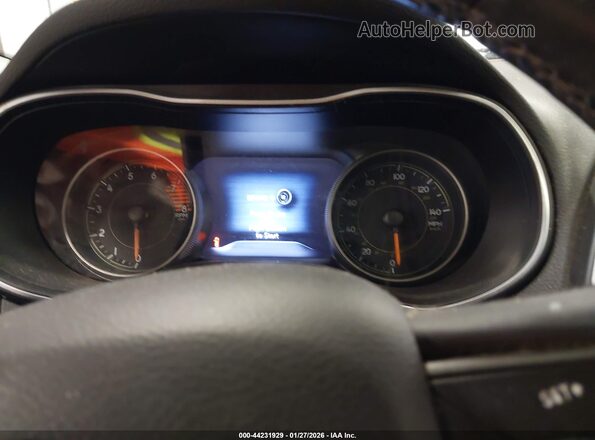 1C4PJMBX5KD442992 2019 JEEP CHEROKEE White Vista de los asientos traseros