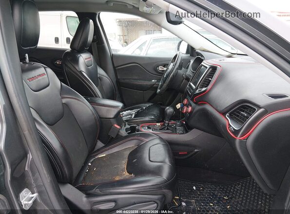 1C4PJMBX8KD188601 2019 JEEP CHEROKEE Серый Вид салона спереди