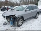 2017 Jeep Cherokee Latitude 4x4 Silver vin: 1C4PJMCS1HD213804