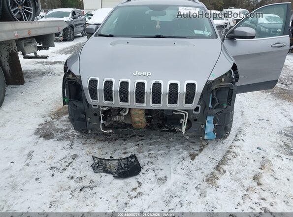 1C4PJMCS1HD213804 2017 JEEP CHEROKEE Silver Front view