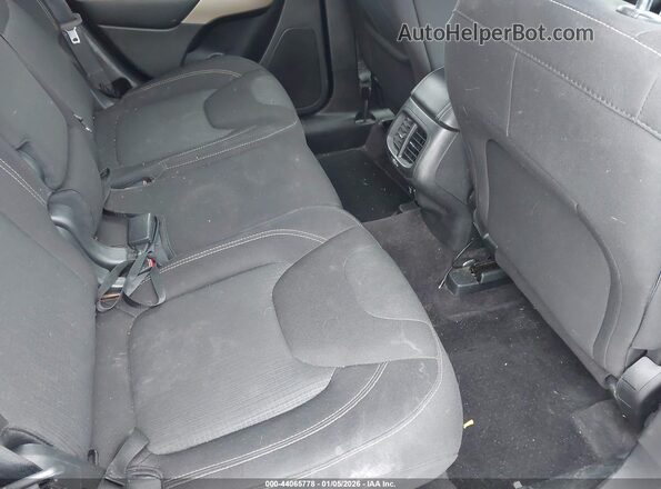 1C4PJMCS1HD213804 2017 JEEP CHEROKEE Silver VIN sticker view