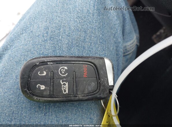 1C4PJMCS1HD213804 2017 JEEP CHEROKEE Silver Dashboard view