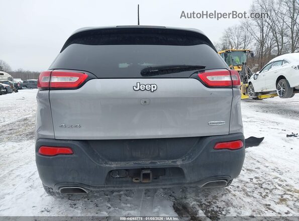 1C4PJMCS1HD213804 2017 JEEP CHEROKEE Silver 