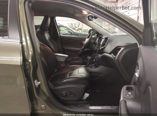 1C4PJMDX4KD442477 2019 JEEP CHEROKEE Зеленый Вид салона спереди