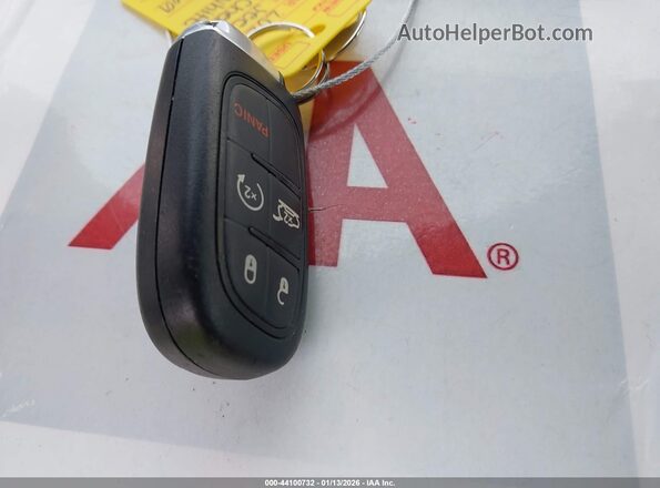 1C4PJMMB7PD113669 2023 JEEP CHEROKEE Белый Вид панели приборов