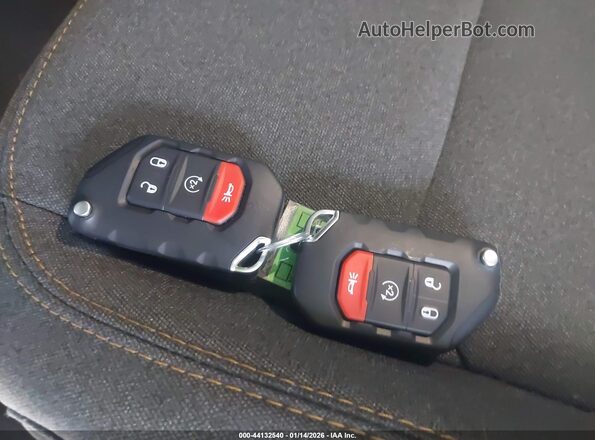 1C4PJXDN4TW153251 2026 JEEP WRANGLER Синий Вид панели приборов