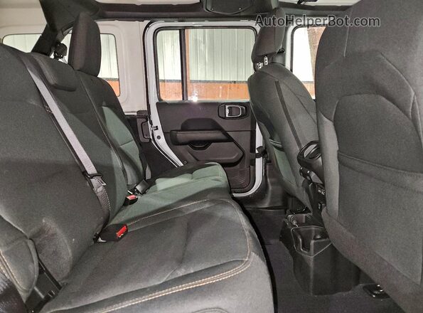 1C4PJXEG1SW633522 2025 JEEP WRANGLER White Вид задньої частини салону