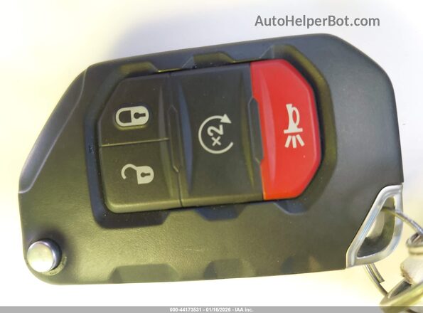 1C4PJXEN9SW620192 2025 JEEP WRANGLER Черный Вид панели приборов
