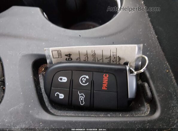 1C4RDJDG1SC528687 2025 DODGE DURANGO Красный Вид панели приборов
