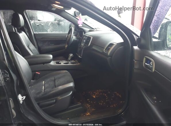 1C4RJFAG0JC179644 2018 JEEP GRAND CHEROKEE Черный Вид салона спереди