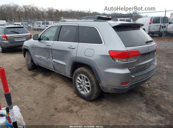 1C4RJFAG8JC503195 2018 JEEP GRAND CHEROKEE Серебряный Задняя левая четверть