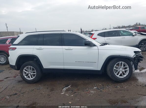 1C4RJGAG7SC307174 2025 JEEP GRAND CHEROKEE White Widok wnętrza z tyłu