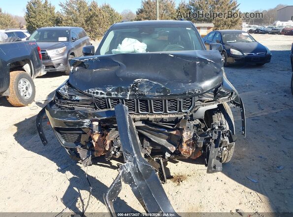 1C4RJHAG3PC566225 2023 JEEP GRAND CHEROKEE Черный Вид спереди