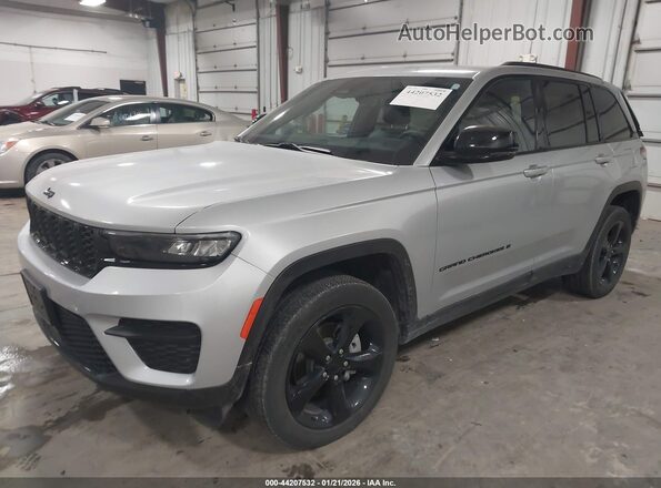 1C4RJHAG5PC669355 2023 JEEP GRAND CHEROKEE Silver Przód lewy