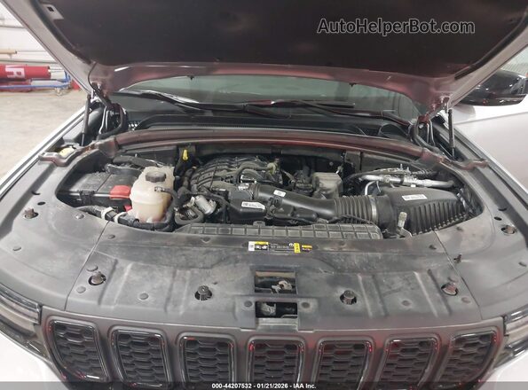 1C4RJHAG5PC669355 2023 JEEP GRAND CHEROKEE Silver Widok z tyłu