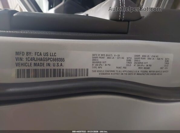 1C4RJHAG5PC669355 2023 JEEP GRAND CHEROKEE Silver Widok komory silnika