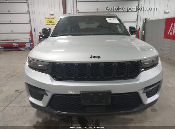 1C4RJHAG5PC669355 2023 JEEP GRAND CHEROKEE Silver Widok zestawu wskaźników